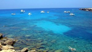 Берюзовая вода залива, Пляж Ломбарди, Протарас, Кипр